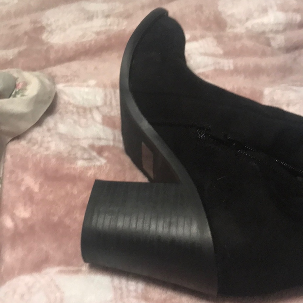 Boots - Picture 3 of 3